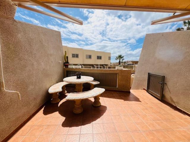 Apartamentos Vista Marina - El Medano Dış mekan fotoğraf